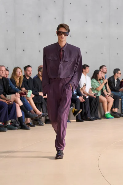 Look 17